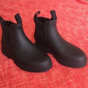 Everlane Chelsea rain boots